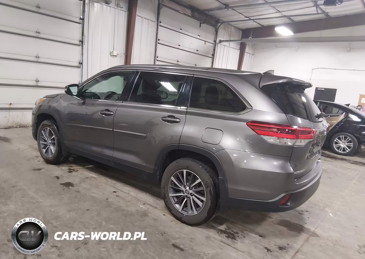 2019 Toyota Highlander Xle VIN:5TDJZRFHXKS622861 - 3