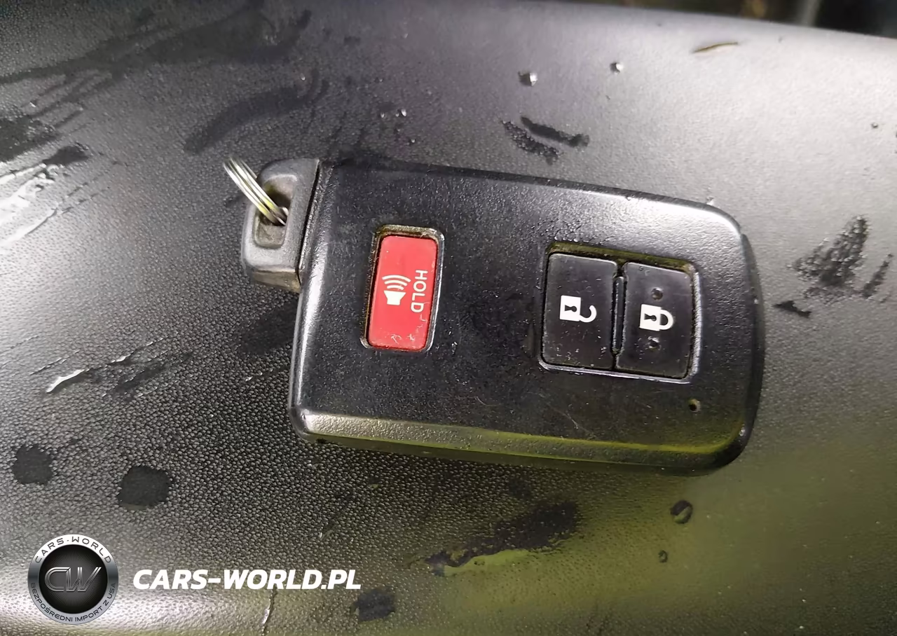 2012 Toyota Prius C Three VIN:JTDKDTB35C1501244 - 11