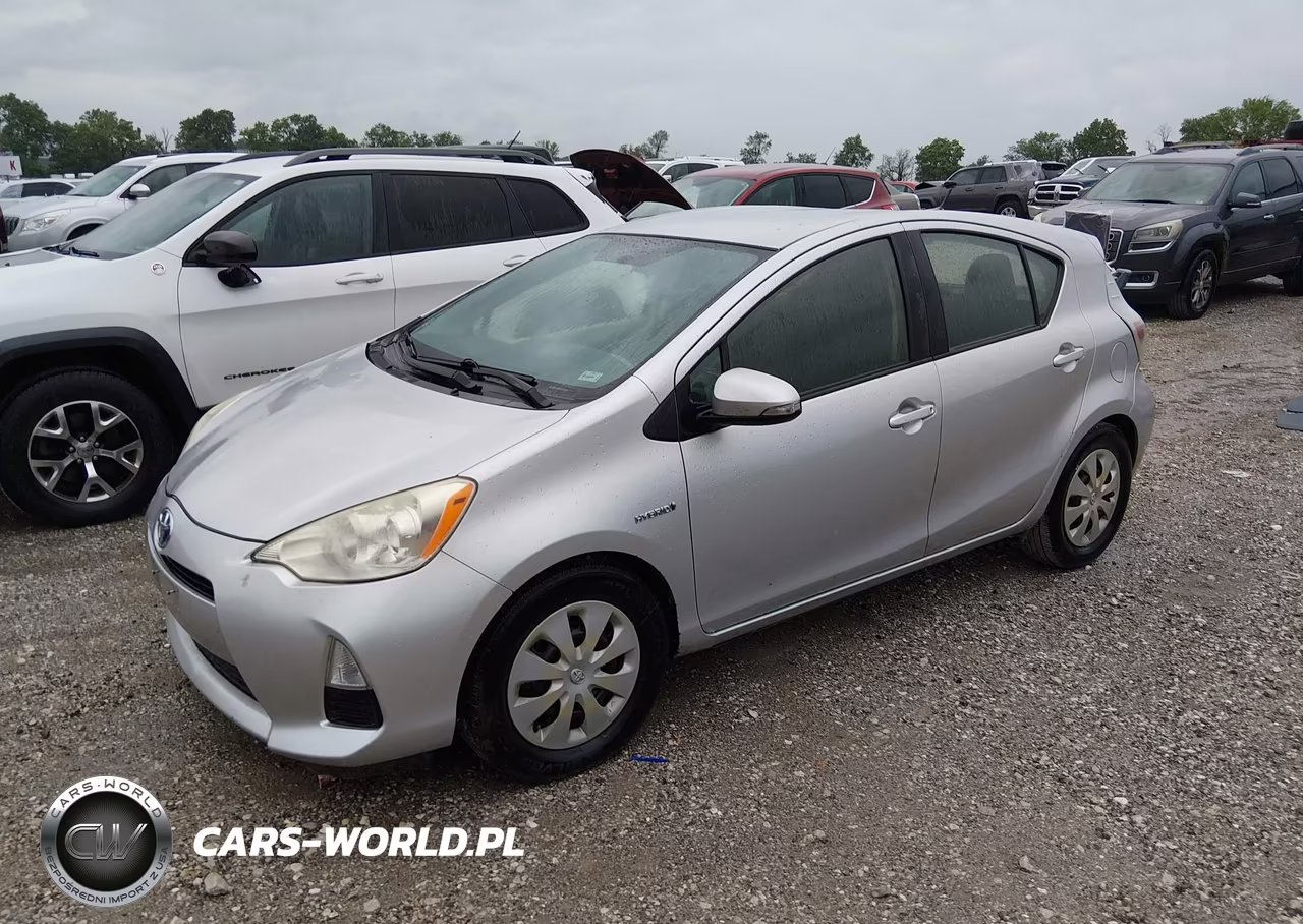 2012 Toyota Prius C Three VIN:JTDKDTB35C1501244 - 2