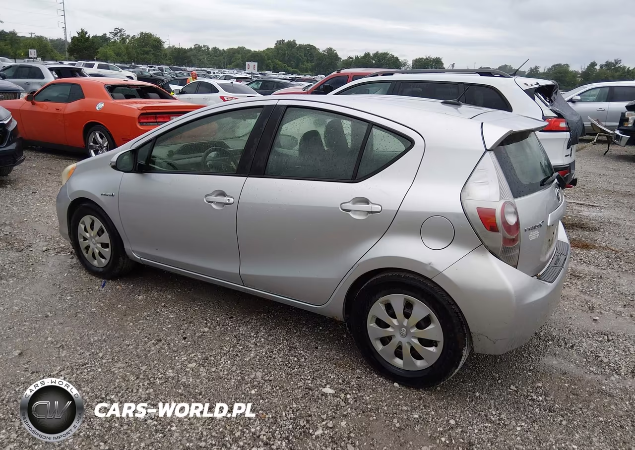 2012 Toyota Prius C Three VIN:JTDKDTB35C1501244 - 3