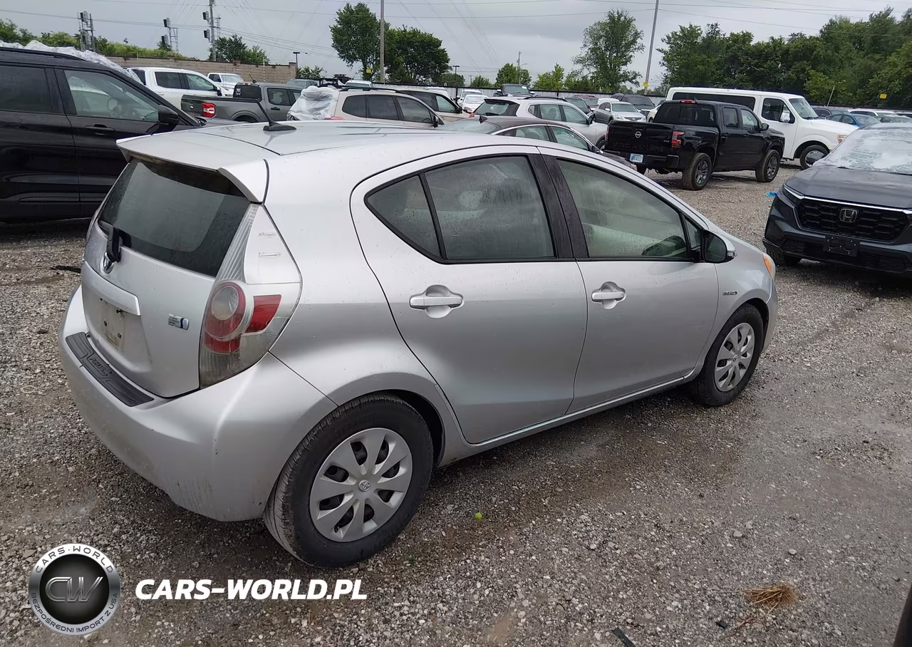 2012 Toyota Prius C Three VIN:JTDKDTB35C1501244 - 4
