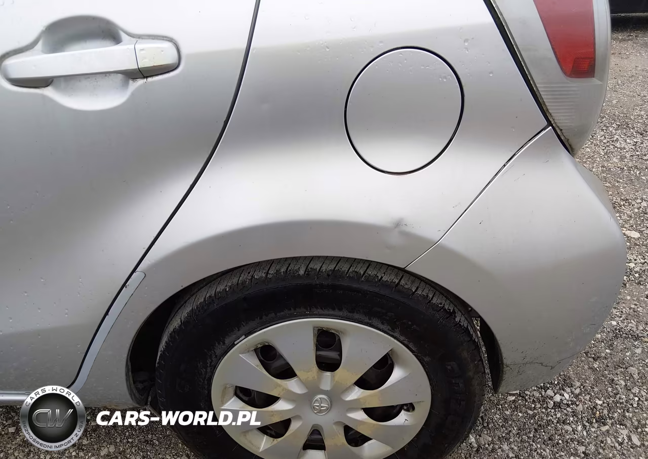 2012 Toyota Prius C Three VIN:JTDKDTB35C1501244 - 6
