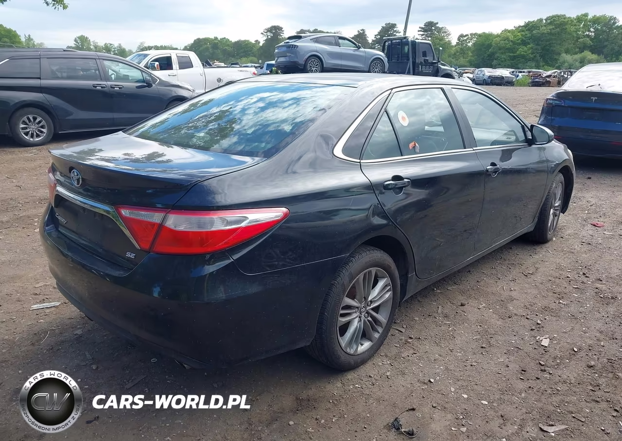 2015 Toyota Camry Se VIN:4T1BF1FK4FU970341 - 4