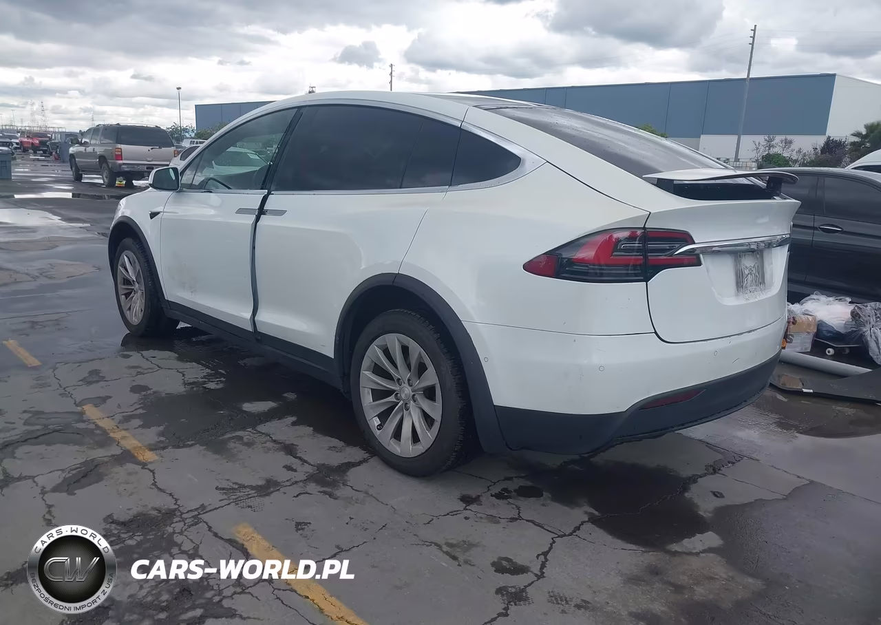 2020 Tesla Model X Long Range Dual Motor All-Wheel Drive-Long Range Plus Dual Motor All-Wheel Drive VIN:5YJXCBE2XLF233367 - 3