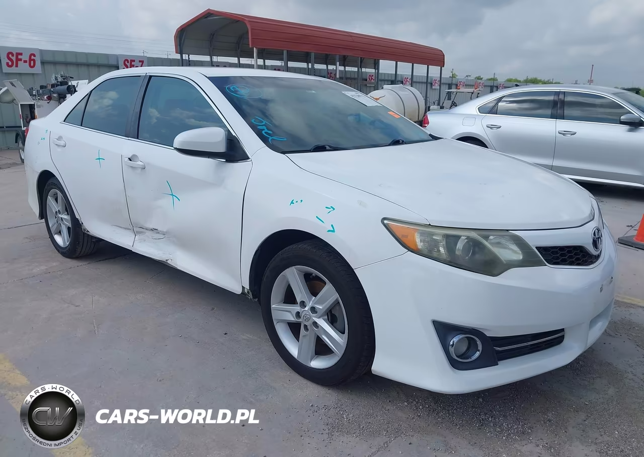 2013 Toyota Camry Se – zdjęcie 1 z 17