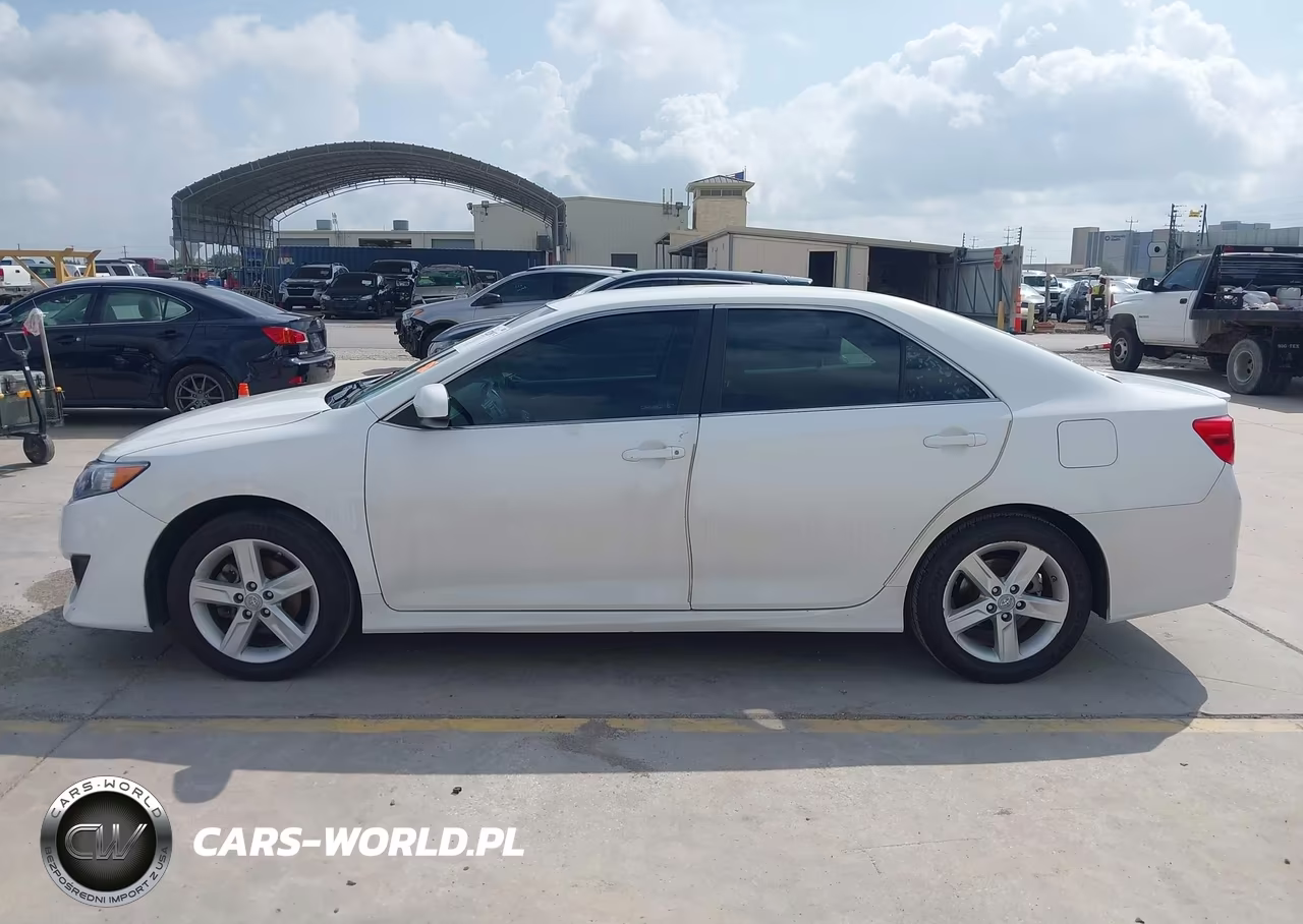2013 Toyota Camry Se VIN:4T1BF1FK2DU668463 - 15