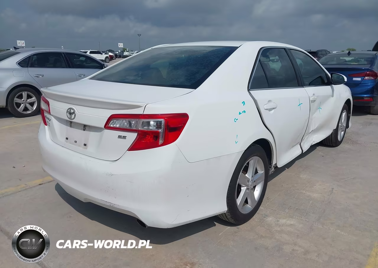 2013 Toyota Camry Se VIN:4T1BF1FK2DU668463 - 4
