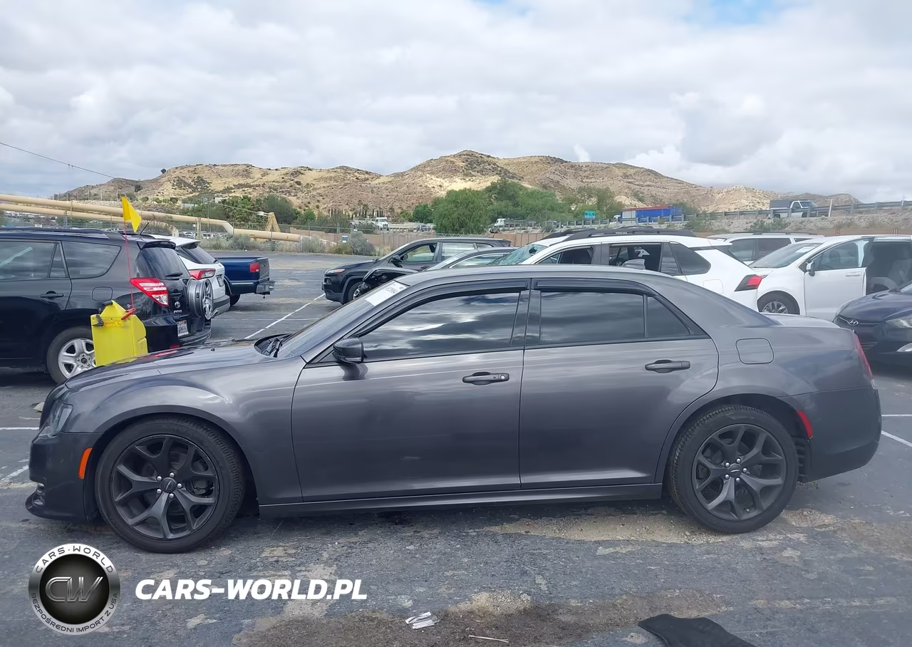 2022 Chrysler 300 Touring L VIN:2C3CCADG9NH190826 - 19