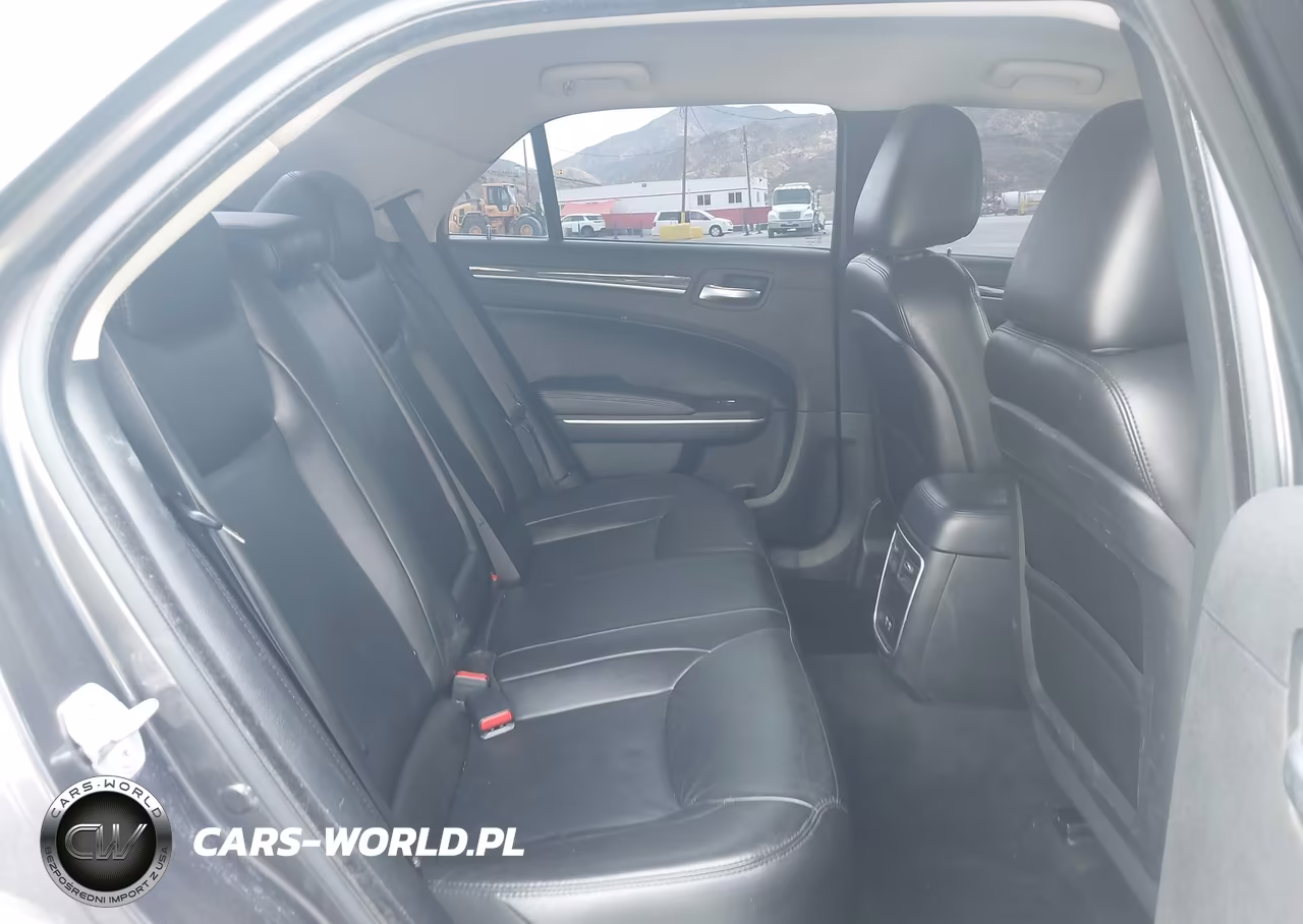 2022 Chrysler 300 Touring L VIN:2C3CCADG9NH190826 - 8