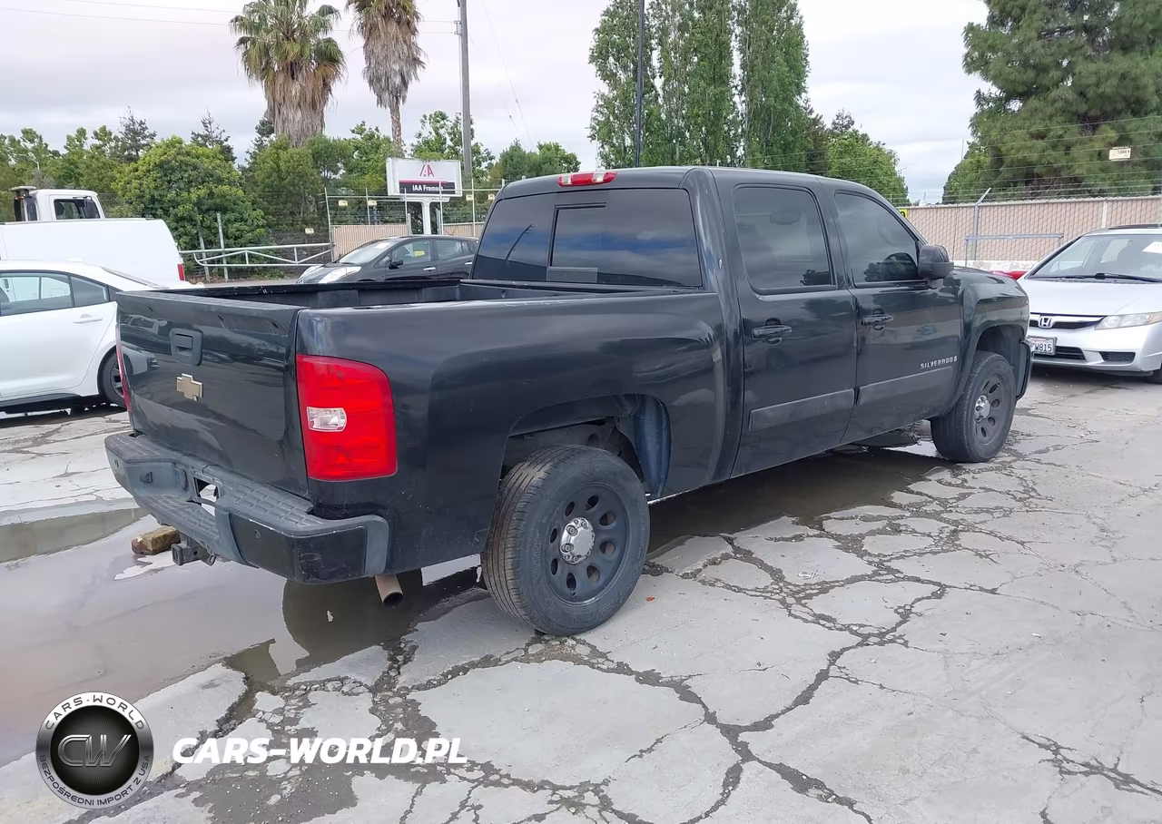 2008 Chevrolet Silverado C1500 VIN:2GCEC13J981248240 - 4
