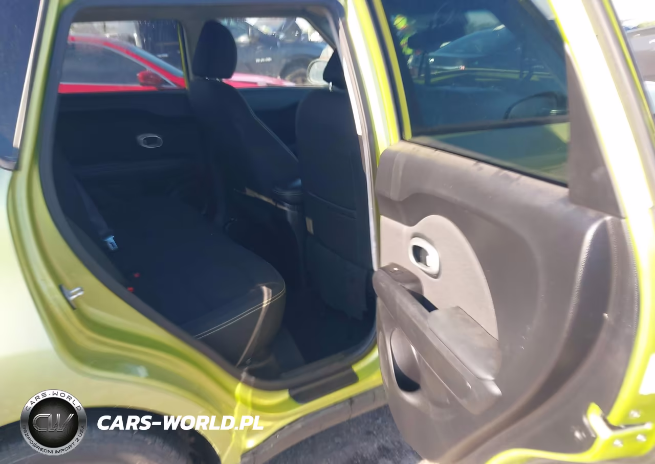 2015 Kia Soul + VIN:KNDJP3A52F7749877 - 8