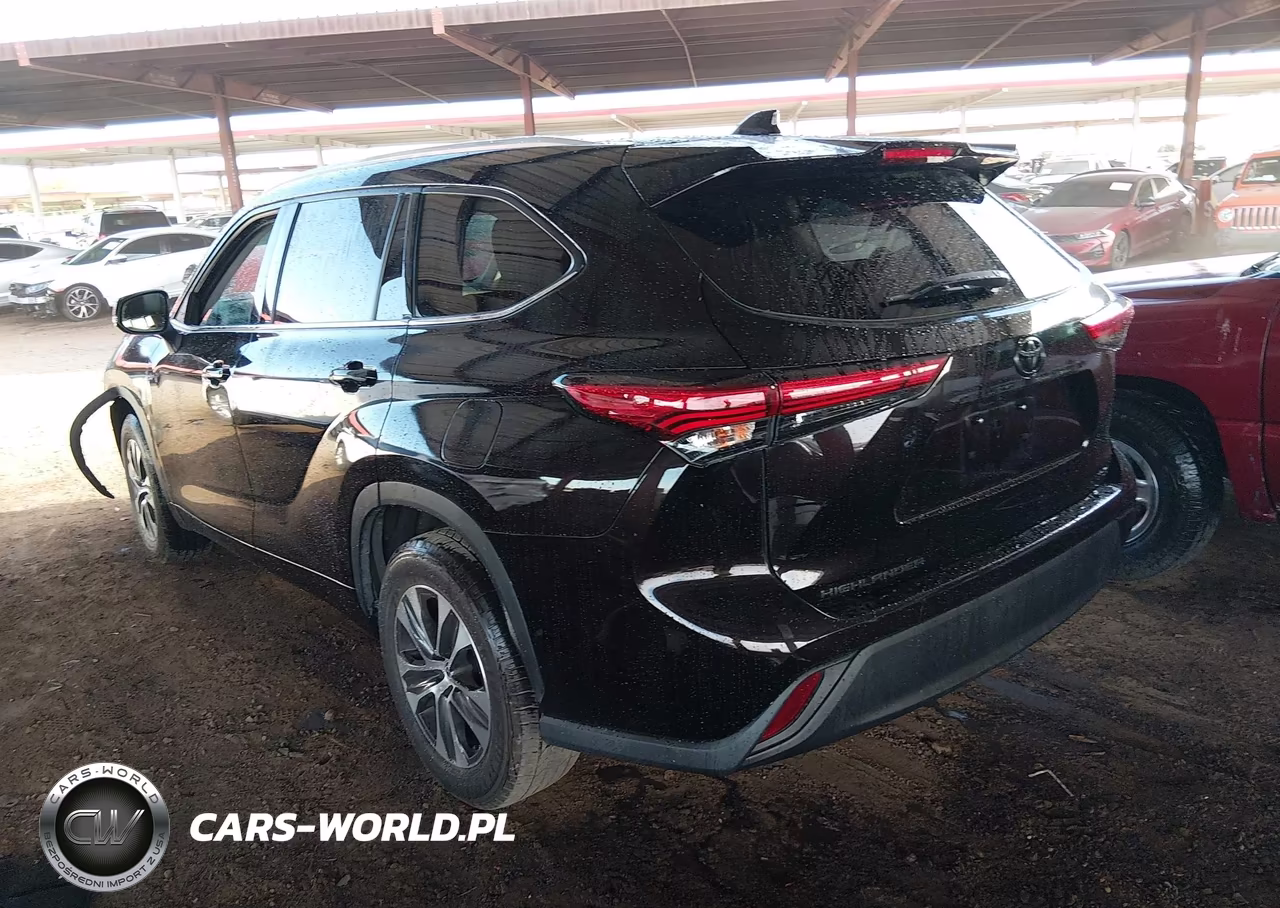 2022 Toyota Highlander Xle VIN:5TDGZRAH8NS103412 - 3