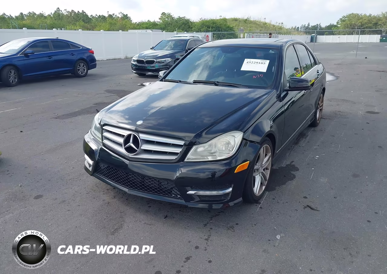2013 Mercedes-Benz C 250 Sport VIN:WDDGF4HBXDR247382 - 2