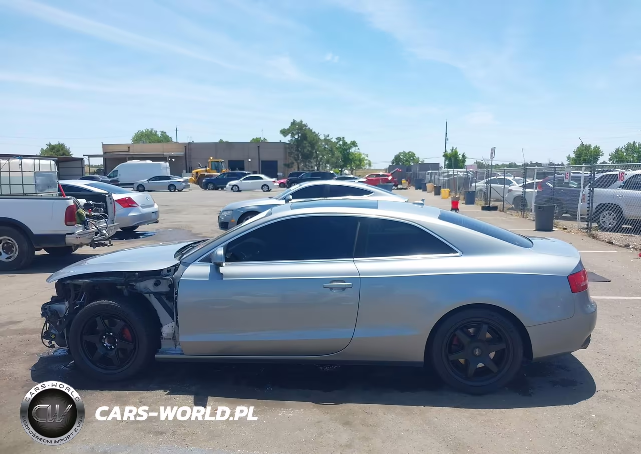 2011 Audi A5 2.0T Premium VIN:WAULFAFR2BA014807 - 14