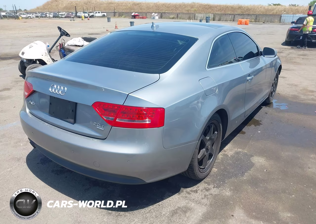 2011 Audi A5 2.0T Premium VIN:WAULFAFR2BA014807 - 4