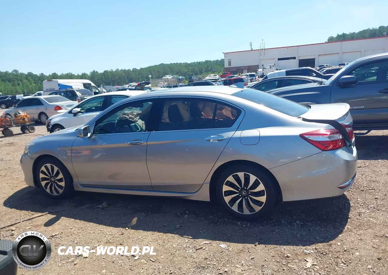 2017 Honda Accord Hybrid Touring VIN:JHMCR6F78HC017647 - 14