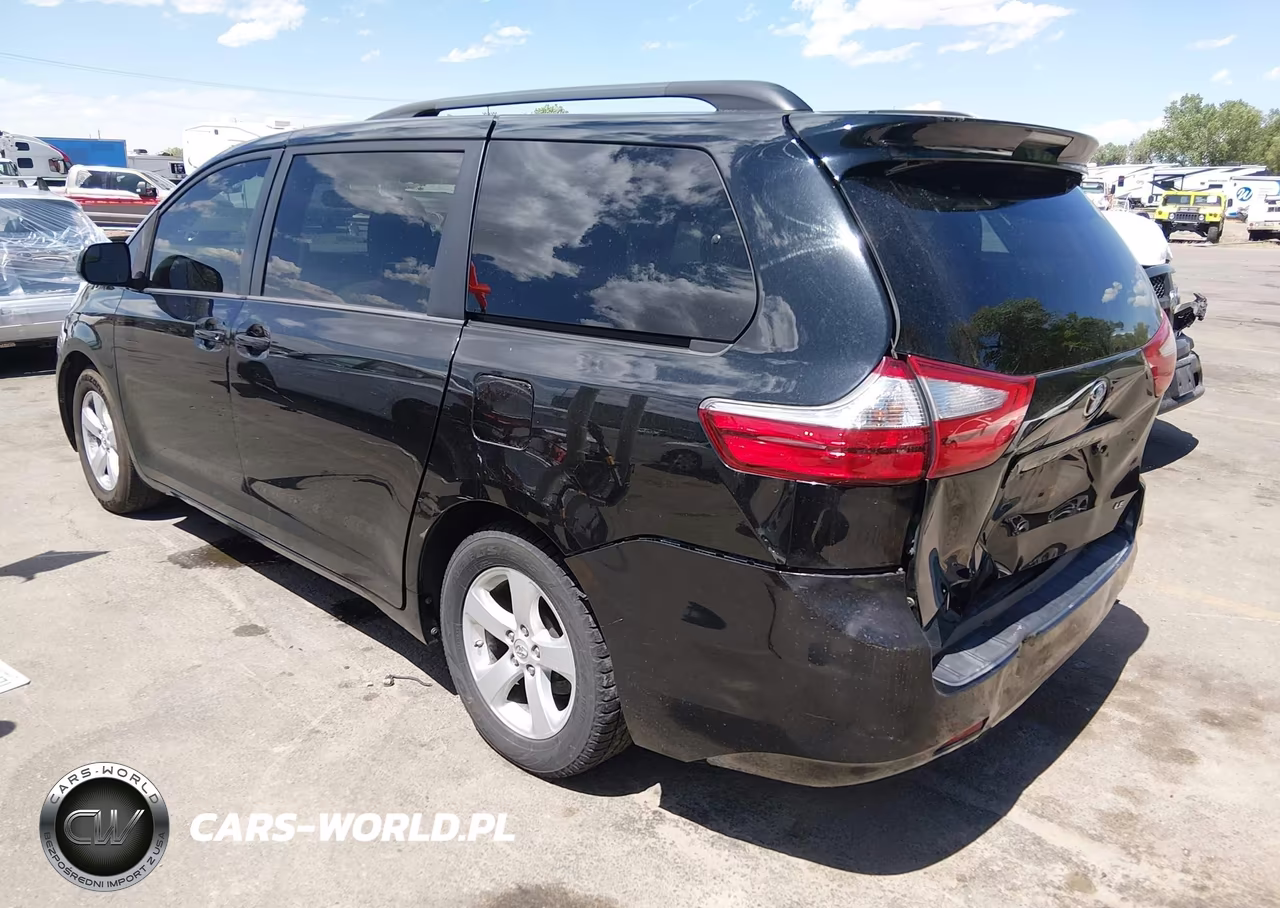 2015 Toyota Sienna Le 8 Passenger VIN:5TDKK3DCXFS572417 - 3