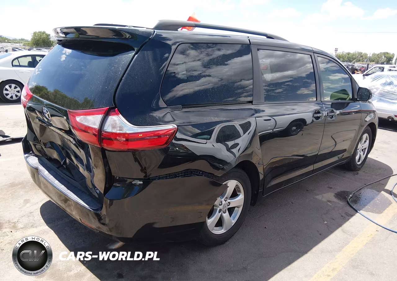 2015 Toyota Sienna Le 8 Passenger VIN:5TDKK3DCXFS572417 - 4