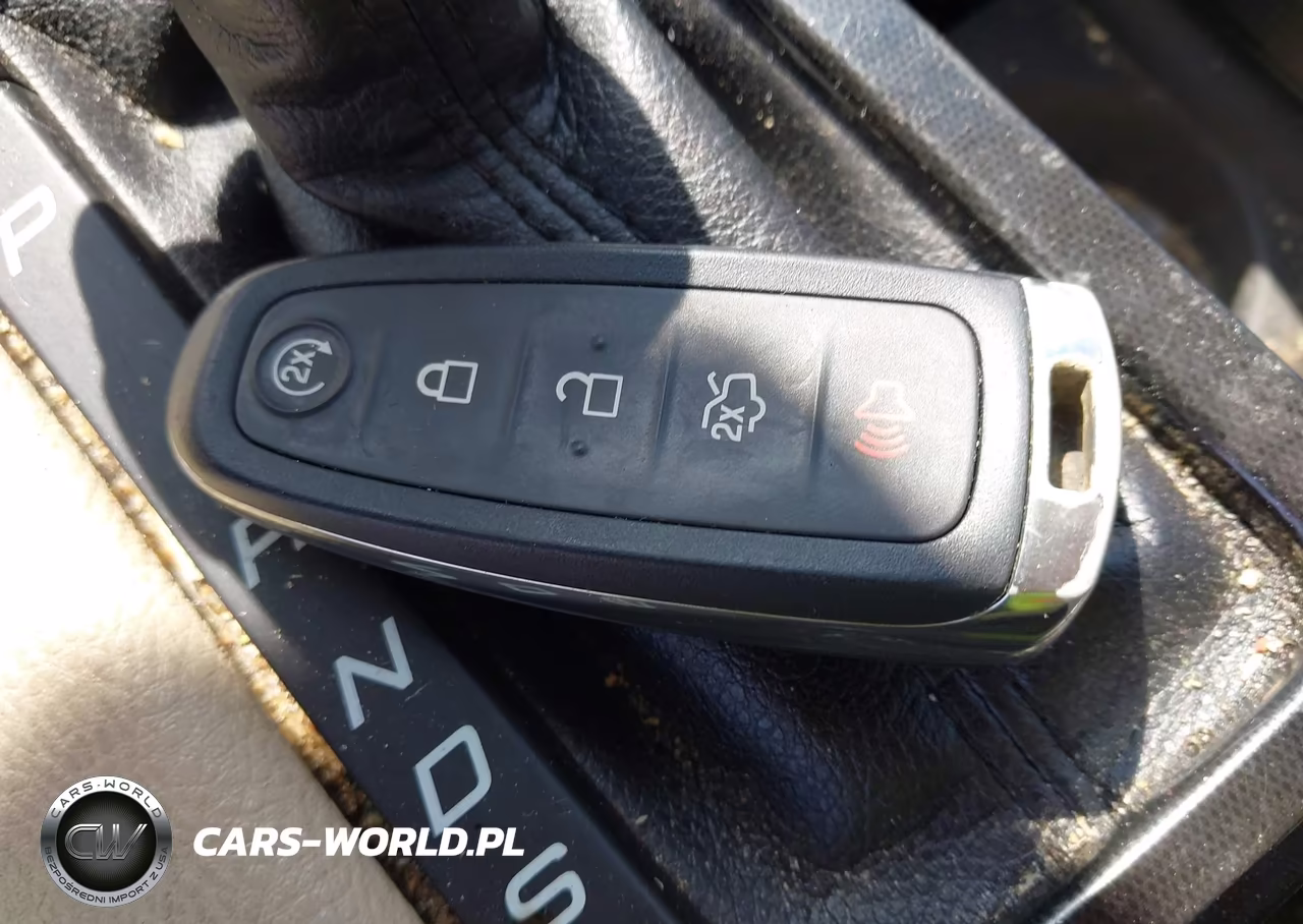 2018 Ford Taurus Limited VIN:1FAHP2F86JG124800 - 11