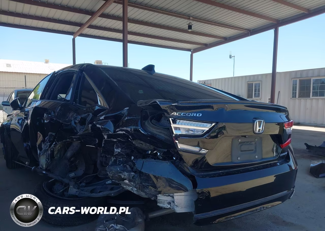 2018 Honda Accord Sport VIN:1HGCV1F32JA118120 - 3