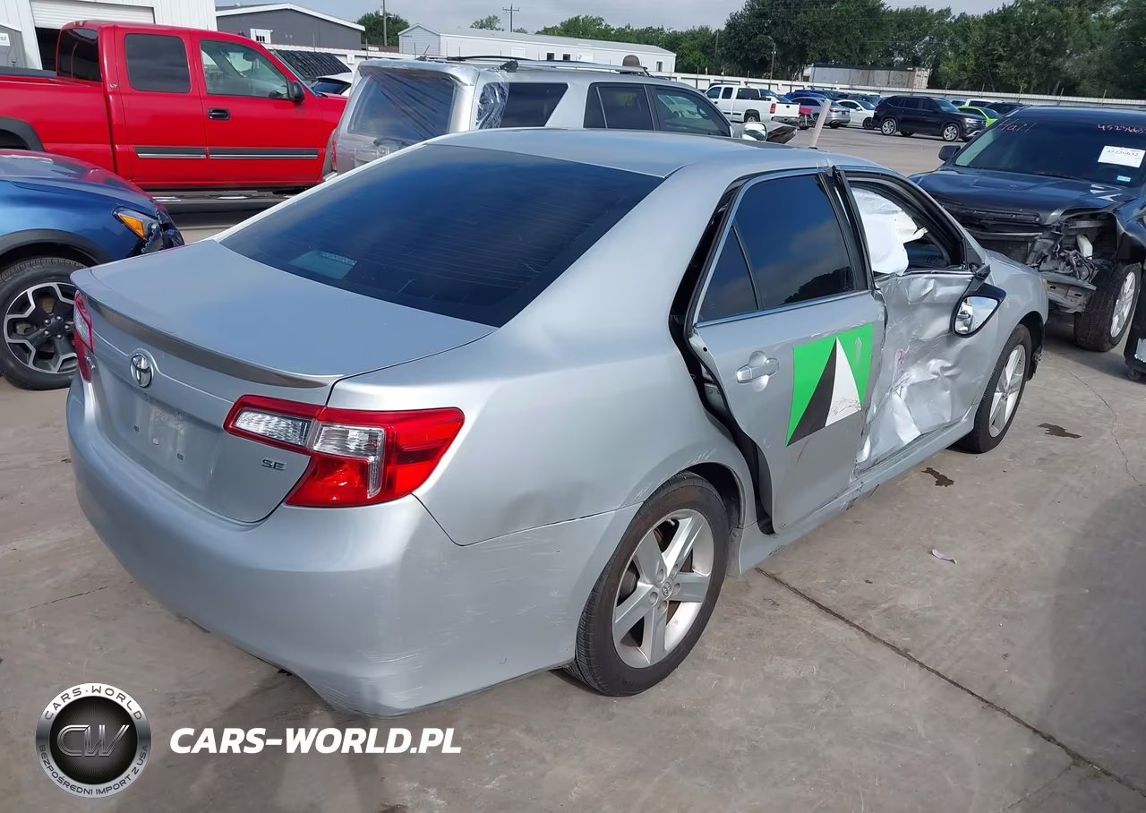 2014 Toyota Camry Se VIN:4T1BF1FK1EU404720 - 4