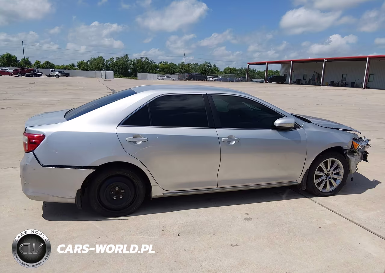 2014 Toyota Camry Le VIN:4T4BF1FK4ER442822 - 13