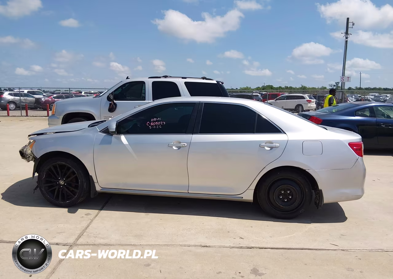2014 Toyota Camry Le VIN:4T4BF1FK4ER442822 - 14