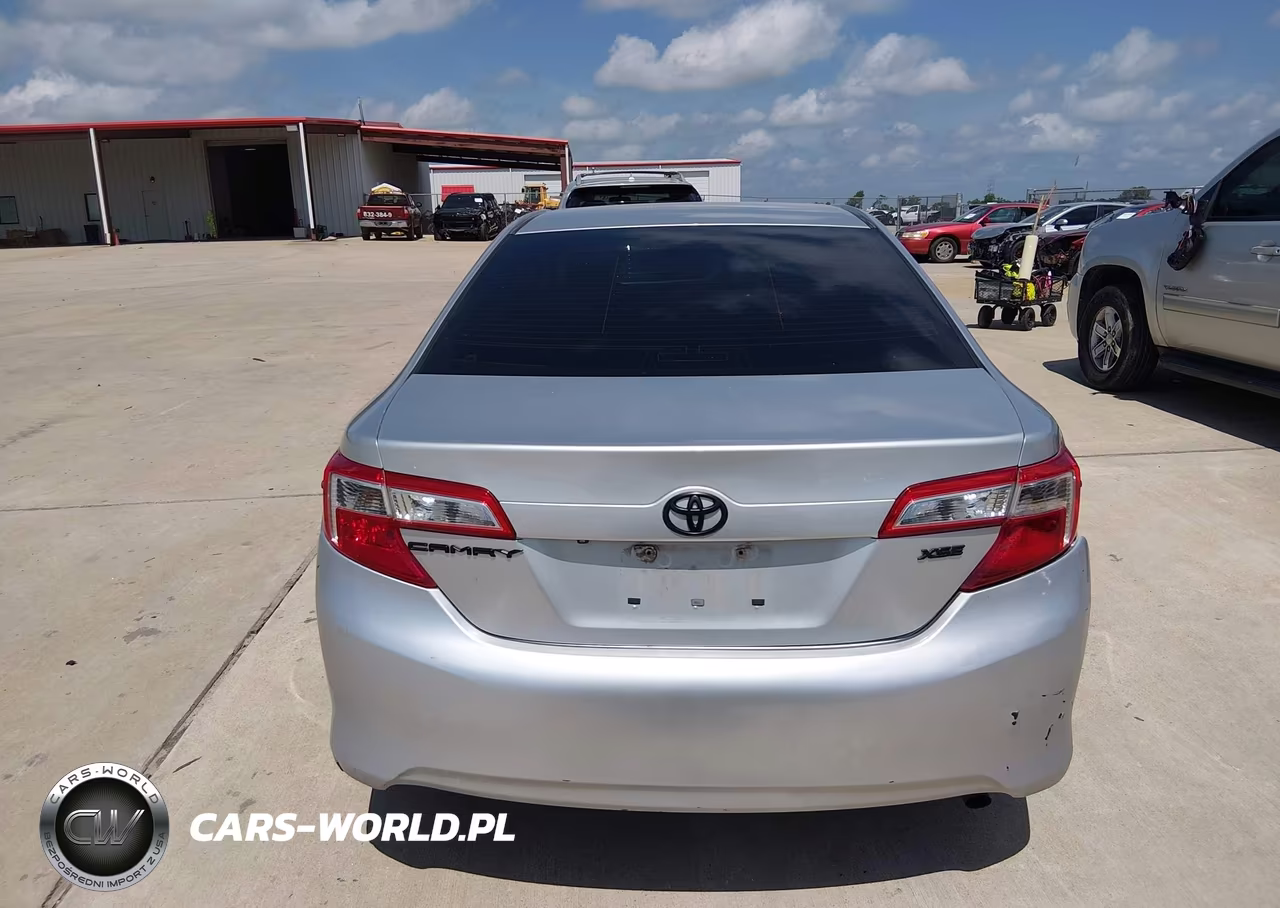 2014 Toyota Camry Le VIN:4T4BF1FK4ER442822 - 16