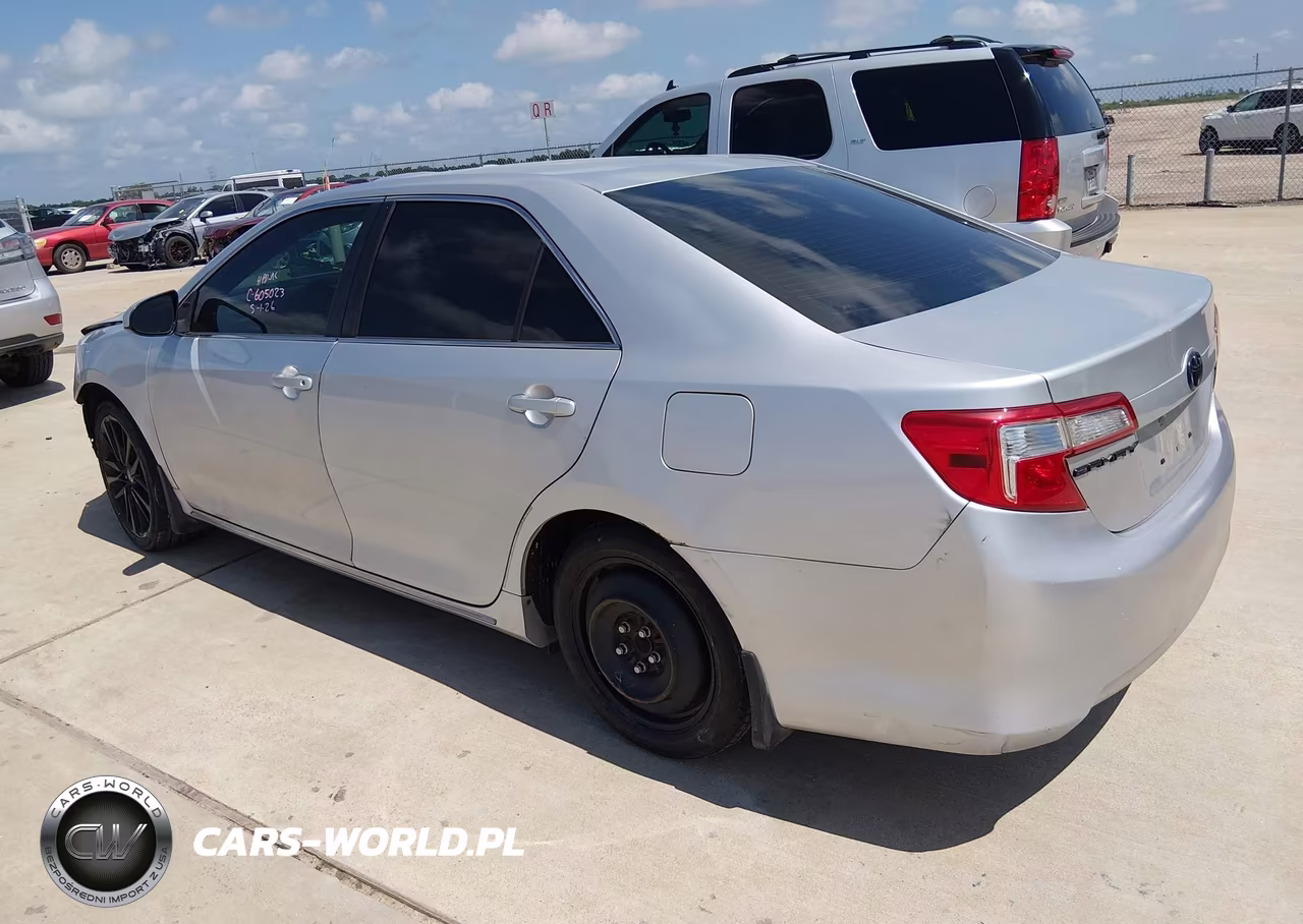 2014 Toyota Camry Le VIN:4T4BF1FK4ER442822 - 3