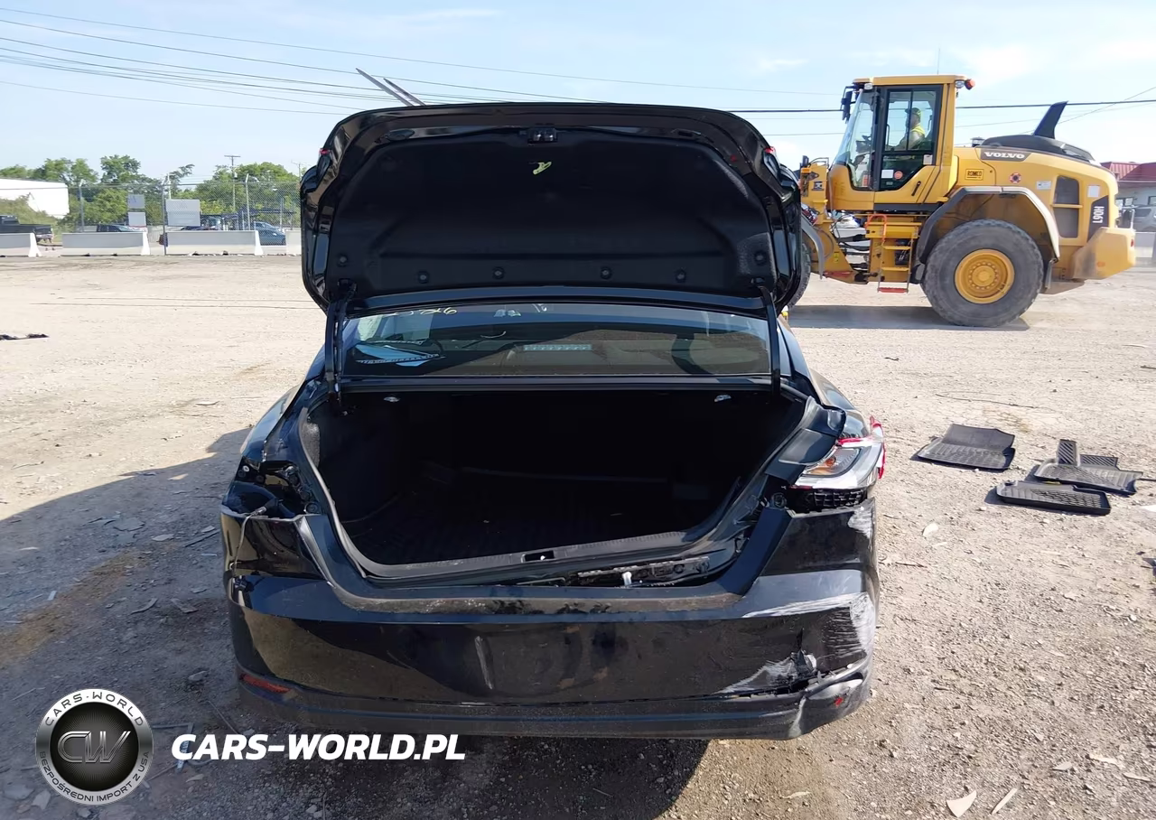 2025 Toyota Camry Le VIN:4T1DBADK9SU516913 - 17