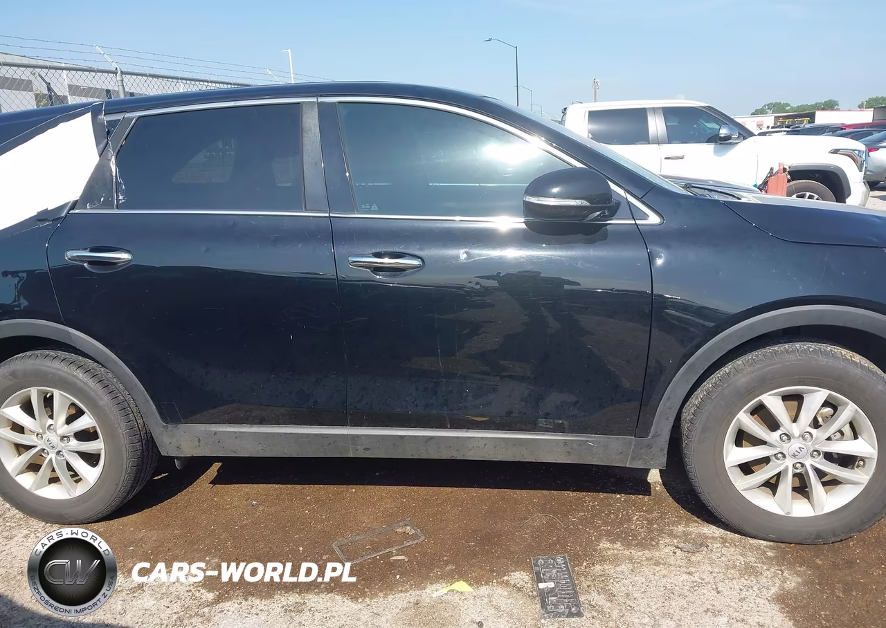 2018 Kia Sorento 2.4L L VIN:5XYPG4A37JG418612 - 13