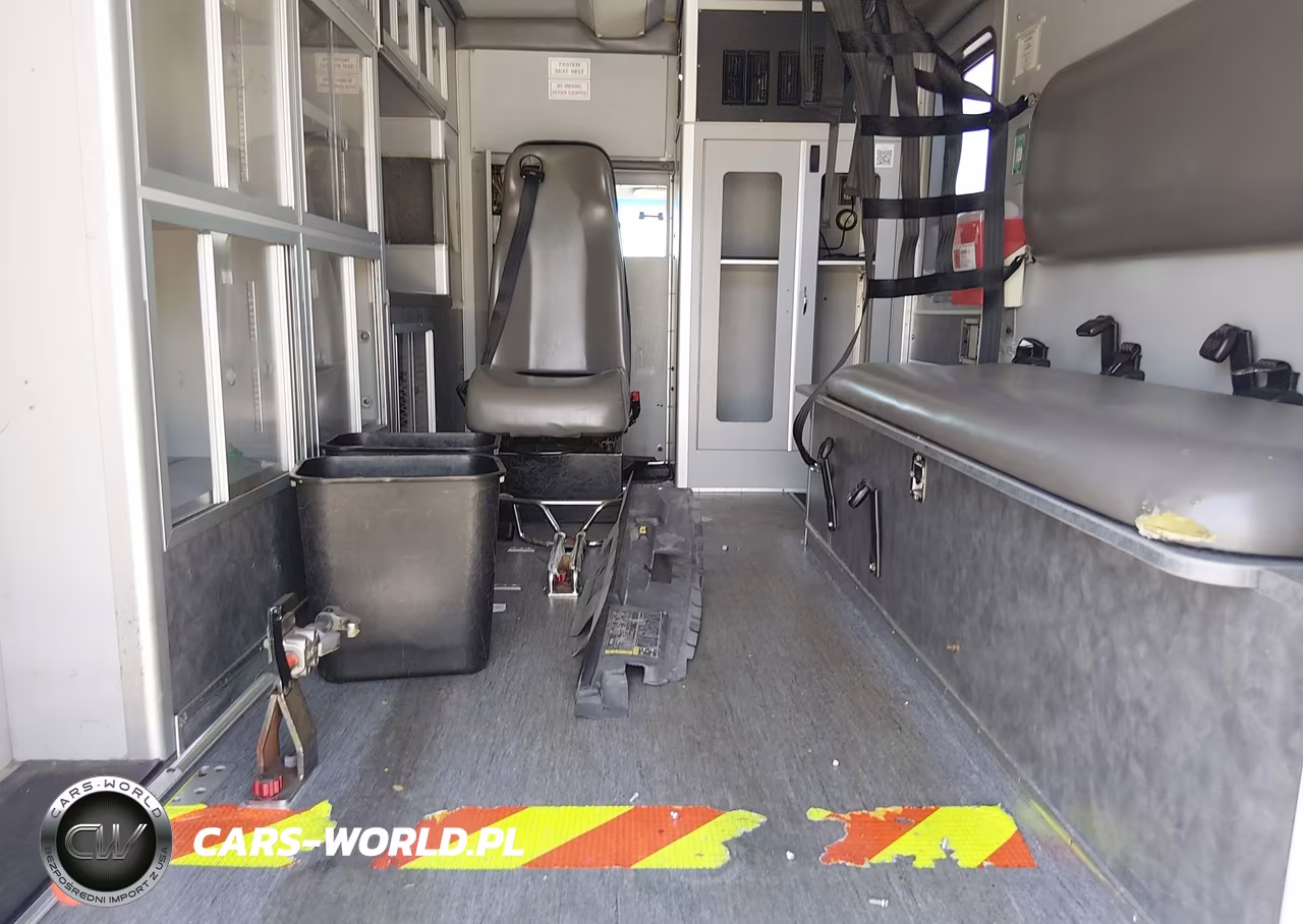 2016 Ford E-350 Cutaway VIN:1FDWE3FS1GDC55857 - 6