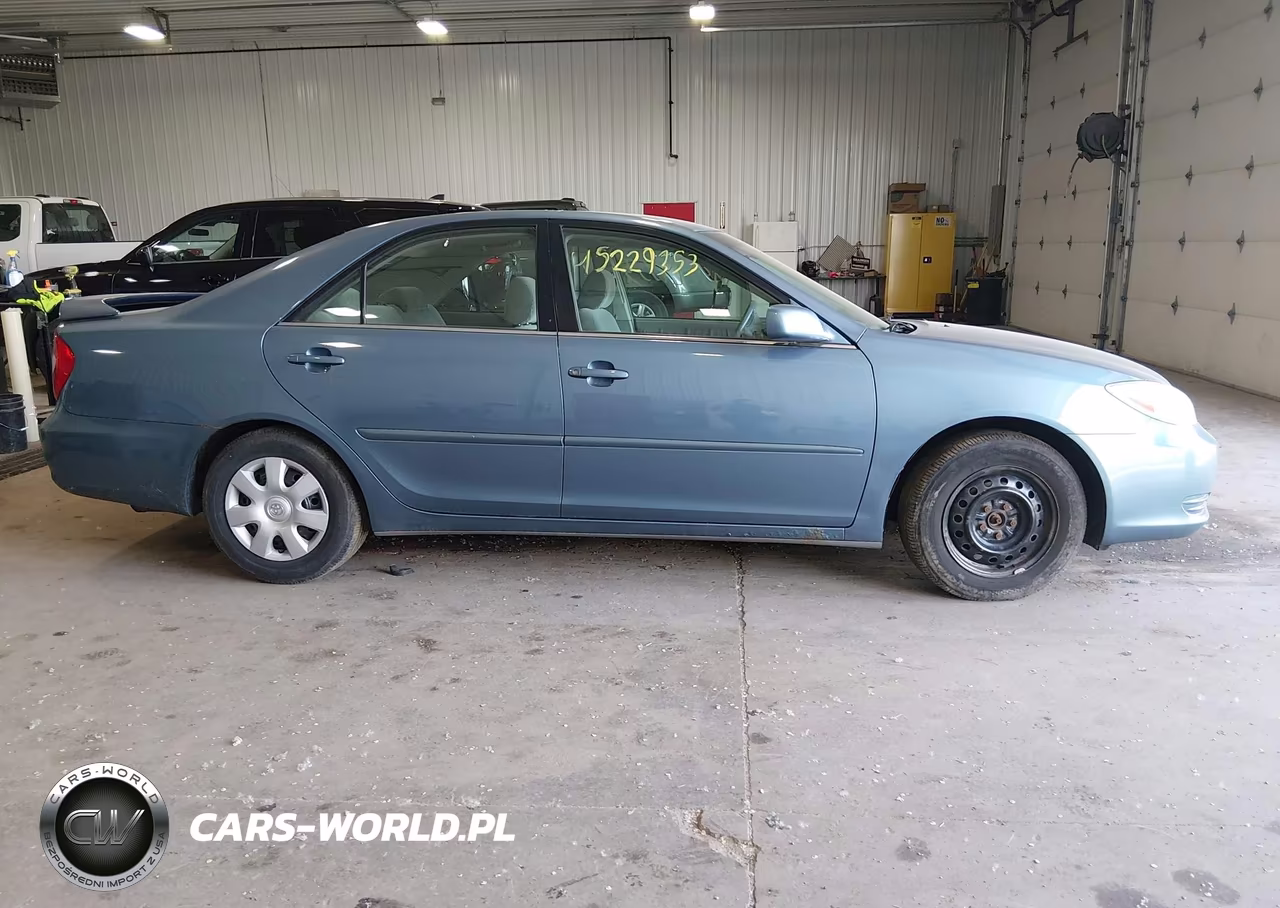 2002 Toyota Camry Le VIN:4T1BE32K02U552129 - 13