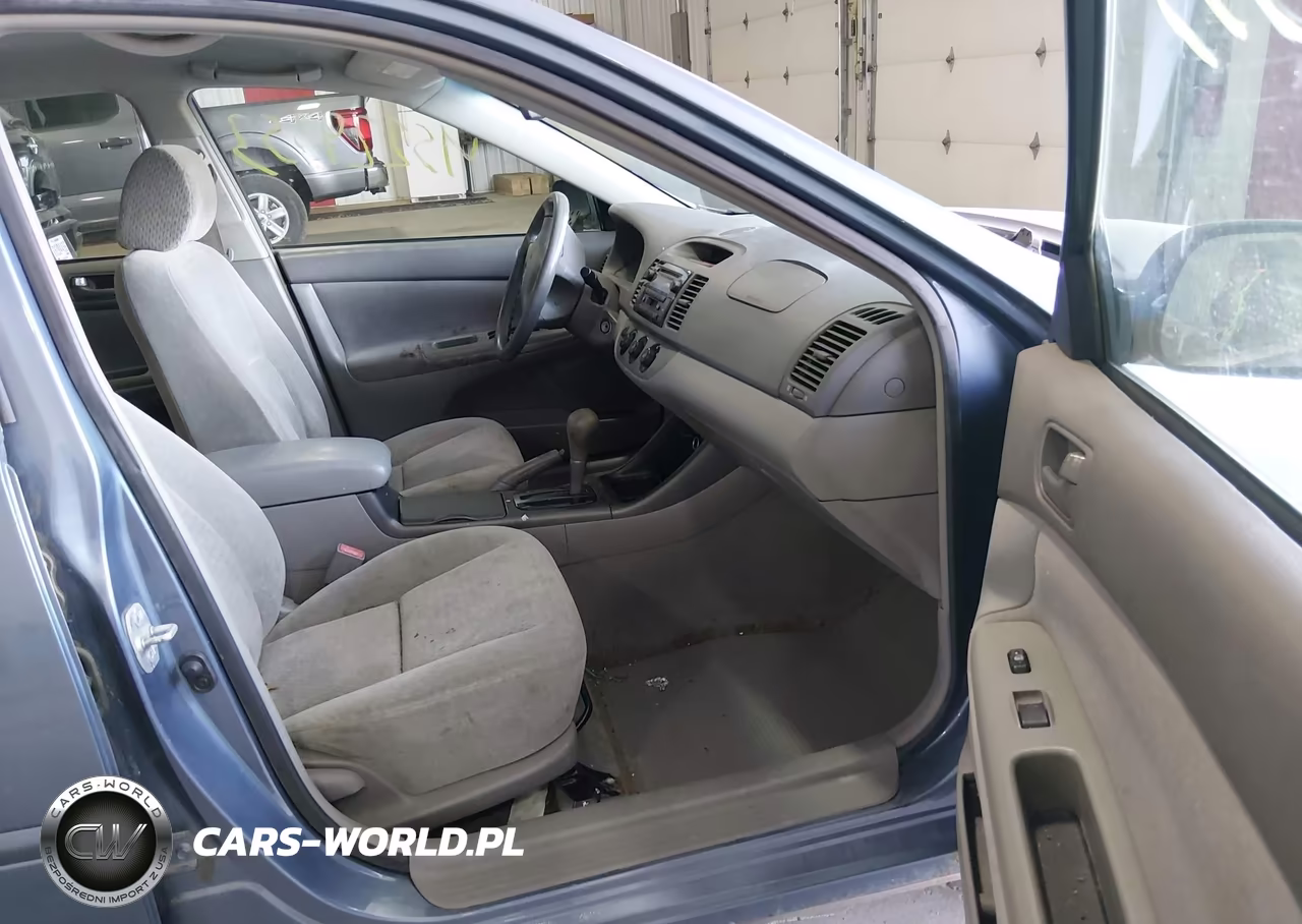 2002 Toyota Camry Le VIN:4T1BE32K02U552129 - 5