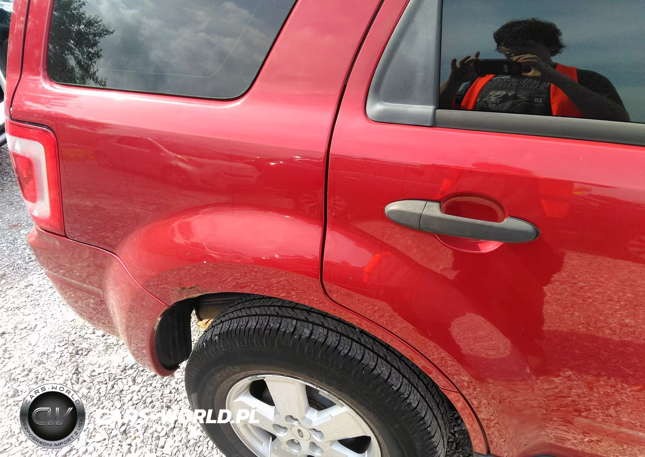2010 Ford Escape Xls VIN:1FMCU0C70AKB90670 - 13