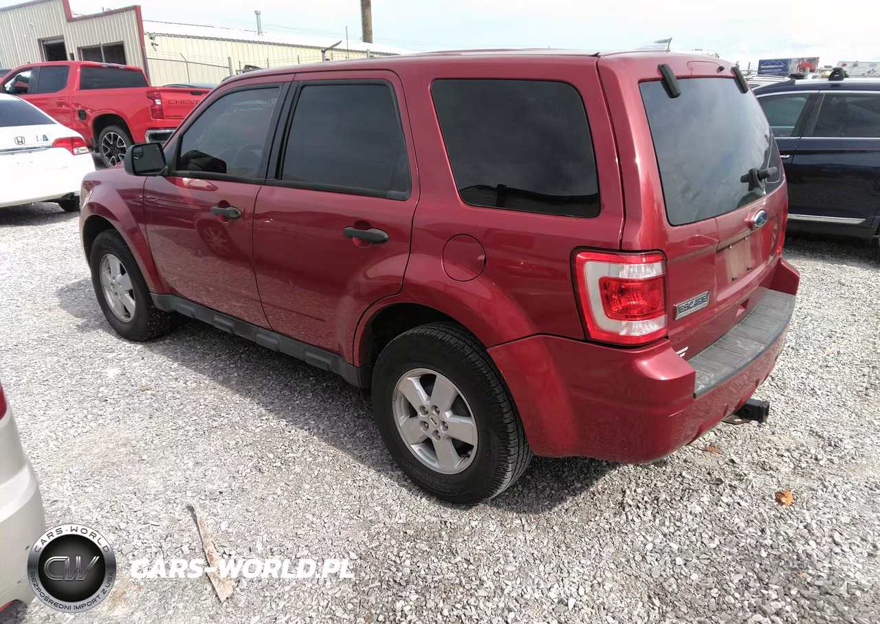 2010 Ford Escape Xls VIN:1FMCU0C70AKB90670 - 3