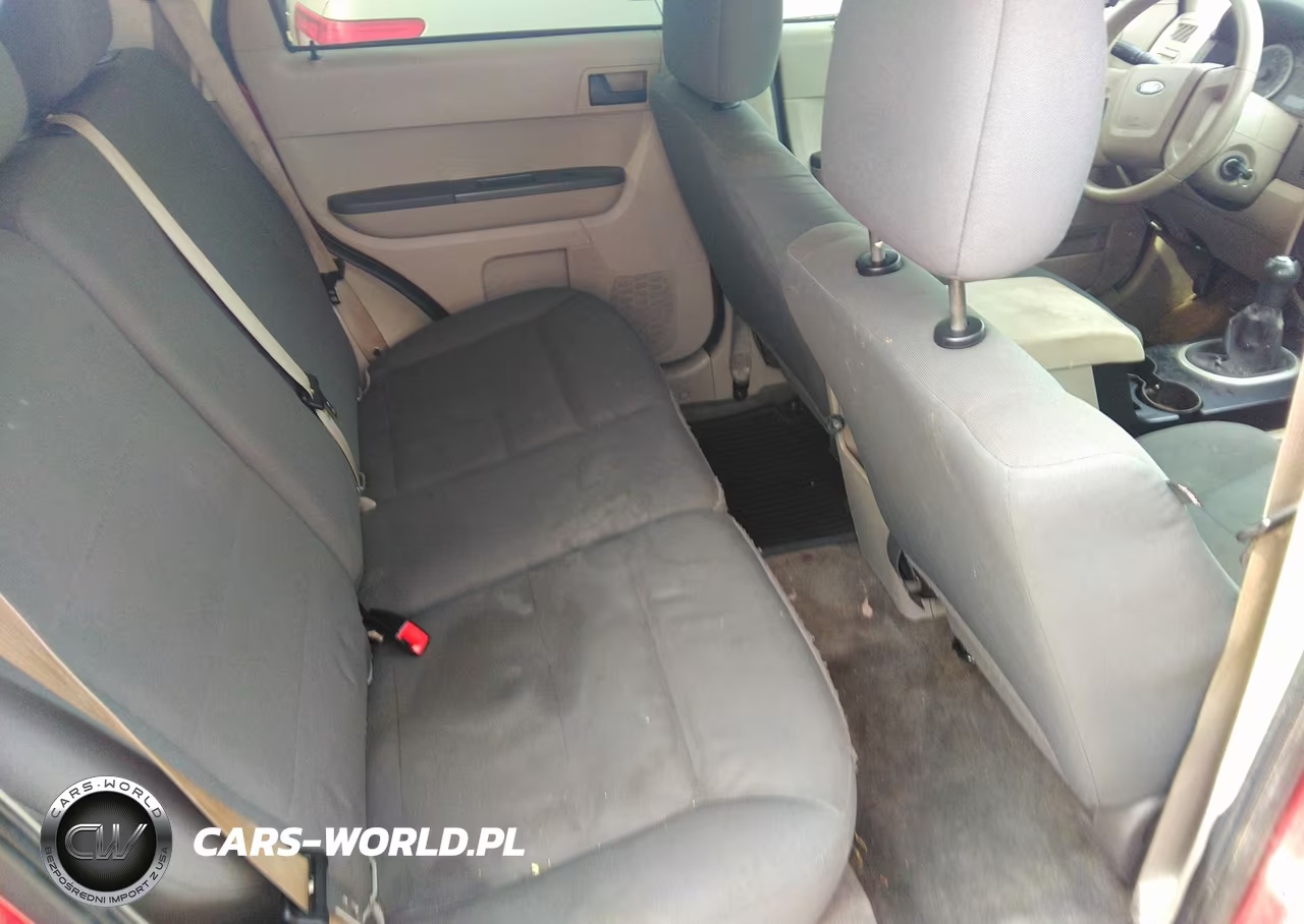 2010 Ford Escape Xls VIN:1FMCU0C70AKB90670 - 8