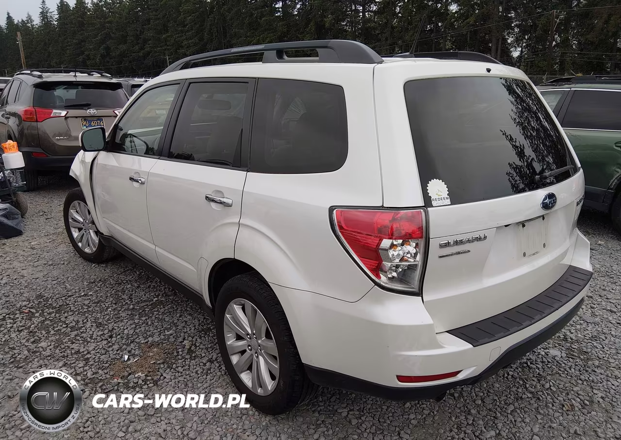 2013 Subaru Forester 2.5X Premium VIN:JF2SHADCXDH435774 - 3