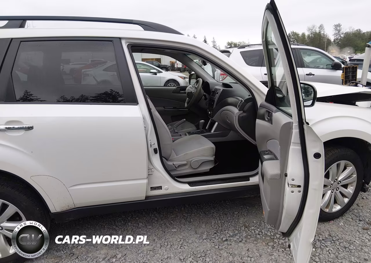 2013 Subaru Forester 2.5X Premium VIN:JF2SHADCXDH435774 - 5