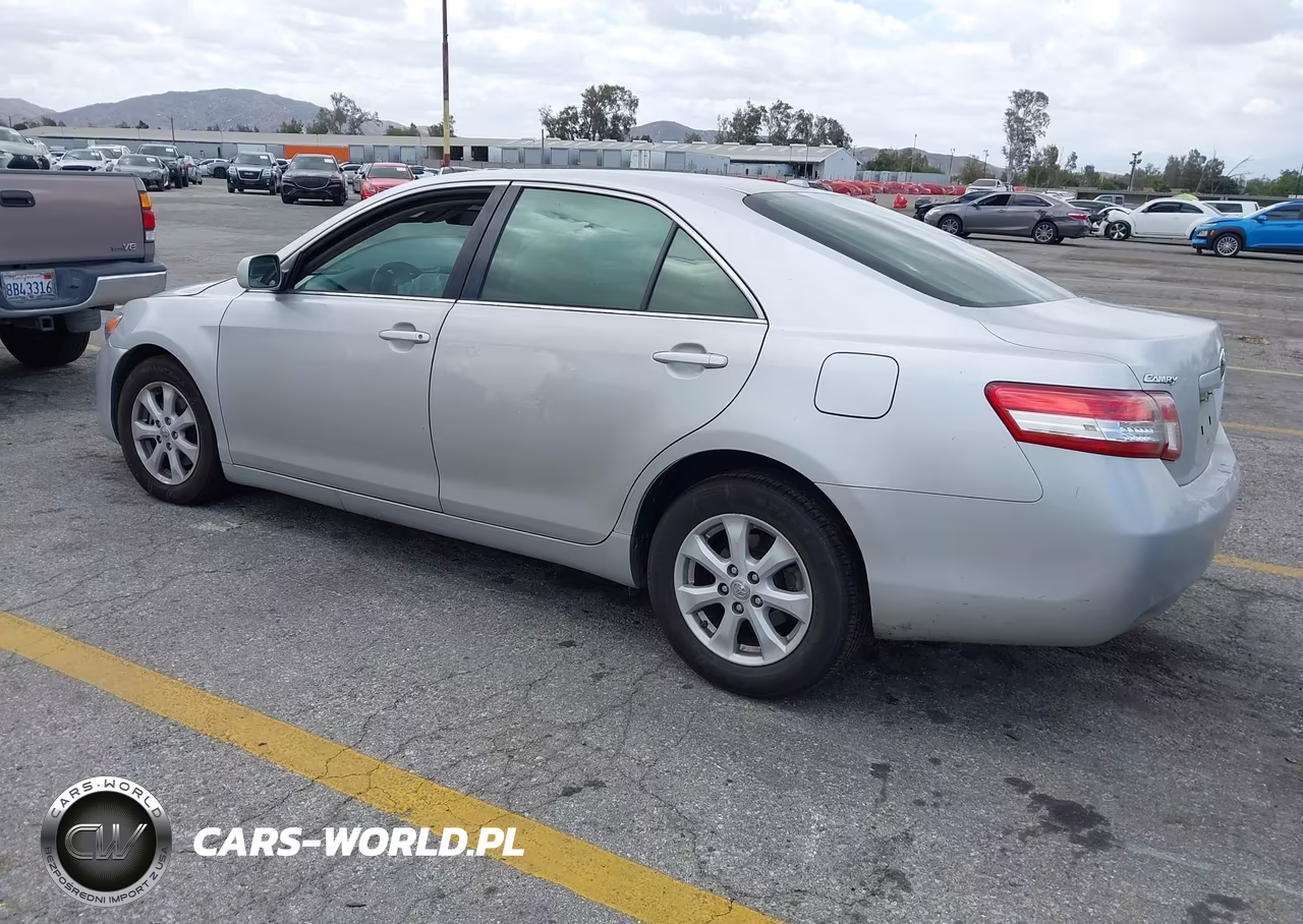 2010 Toyota Camry Le VIN:4T1BF3EK5AU573193 - 3