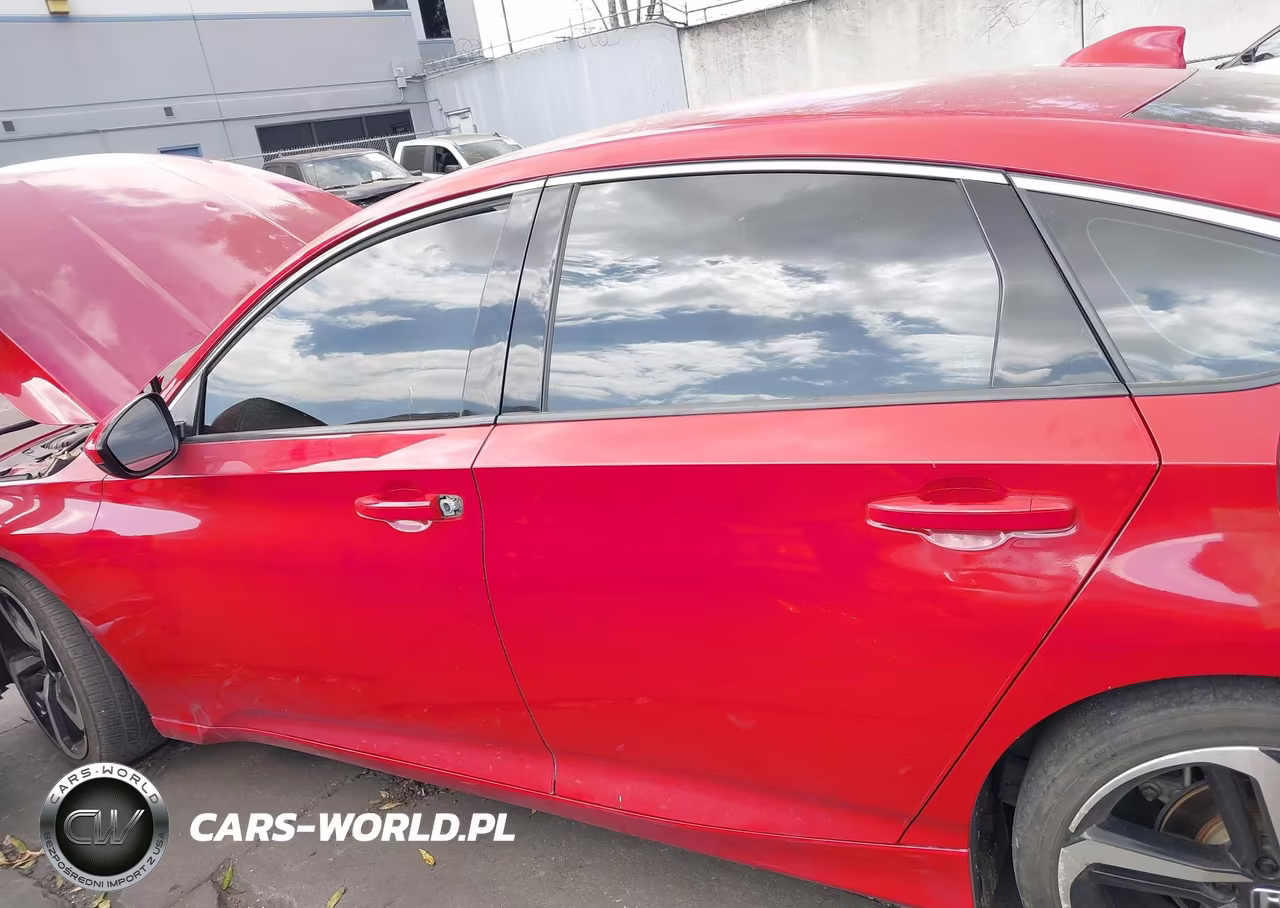 2018 Honda Accord Sport VIN:1HGCV1F33JA261240 - 15