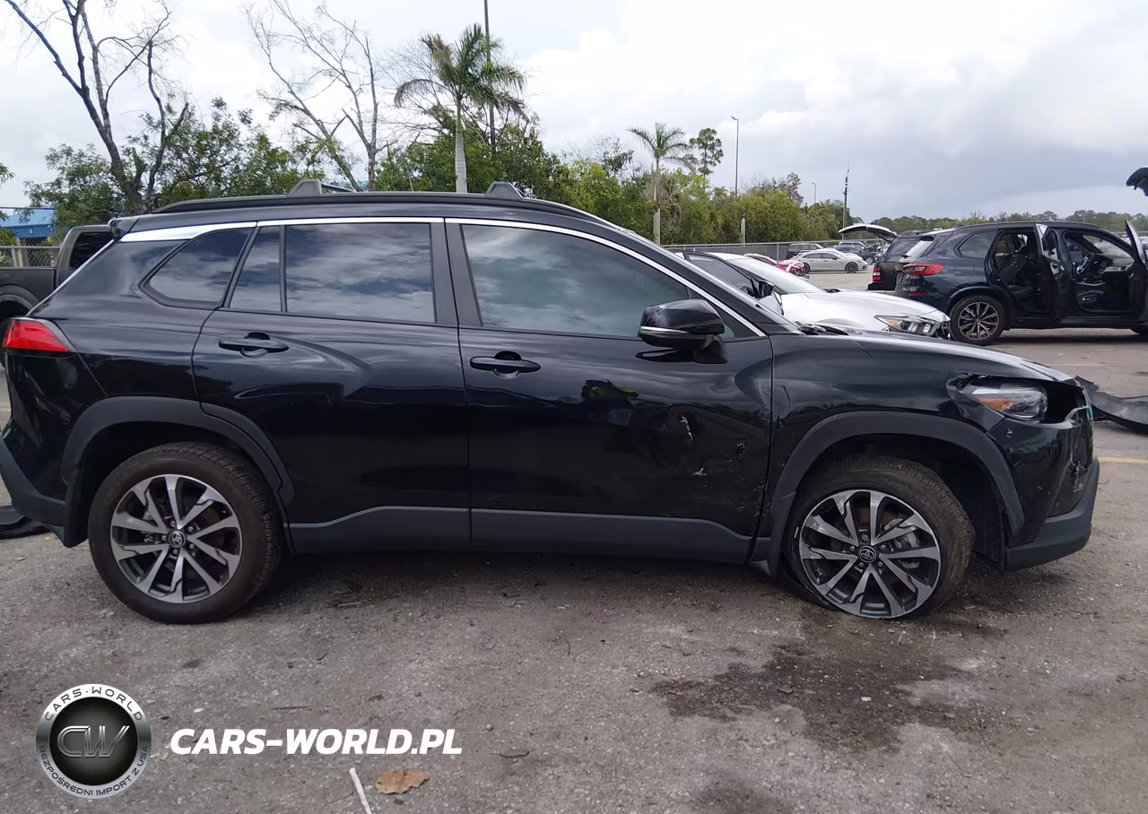 2023 Toyota Corolla Cross Xle VIN:7MUDAABG7PV054827 - 13