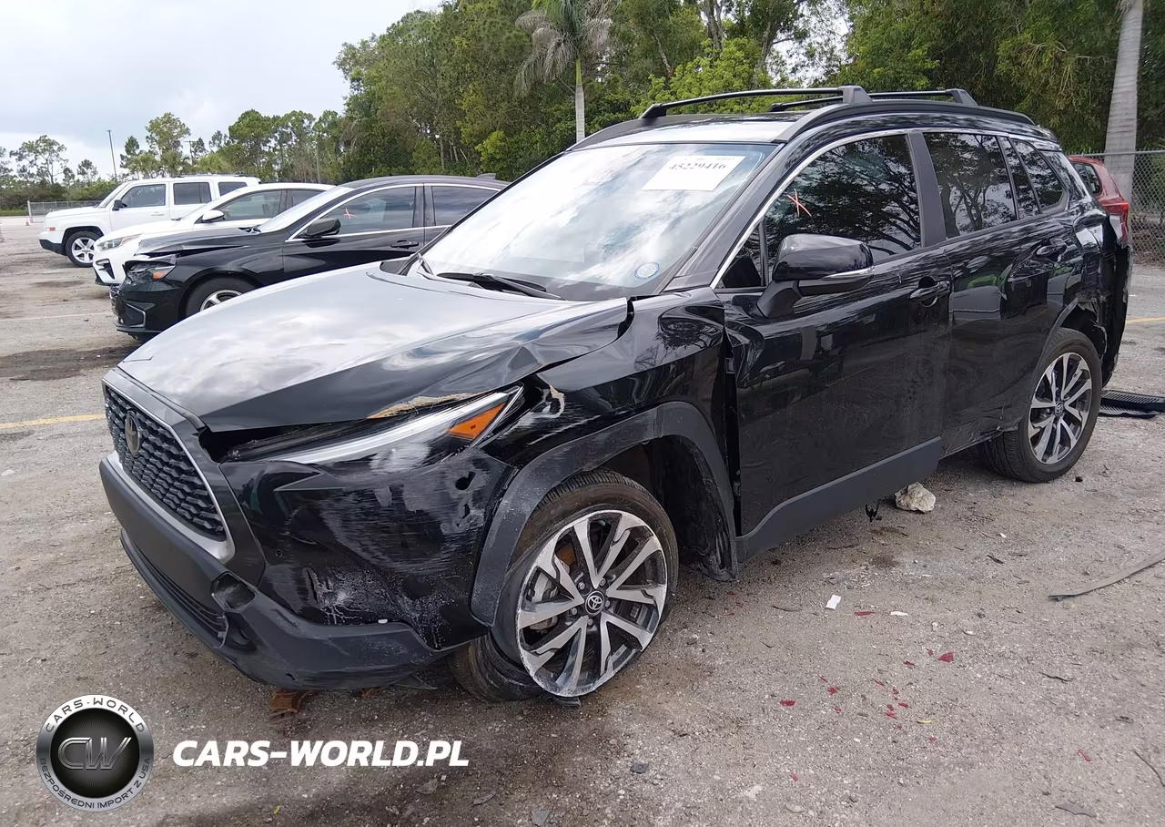 2023 Toyota Corolla Cross Xle VIN:7MUDAABG7PV054827 - 2