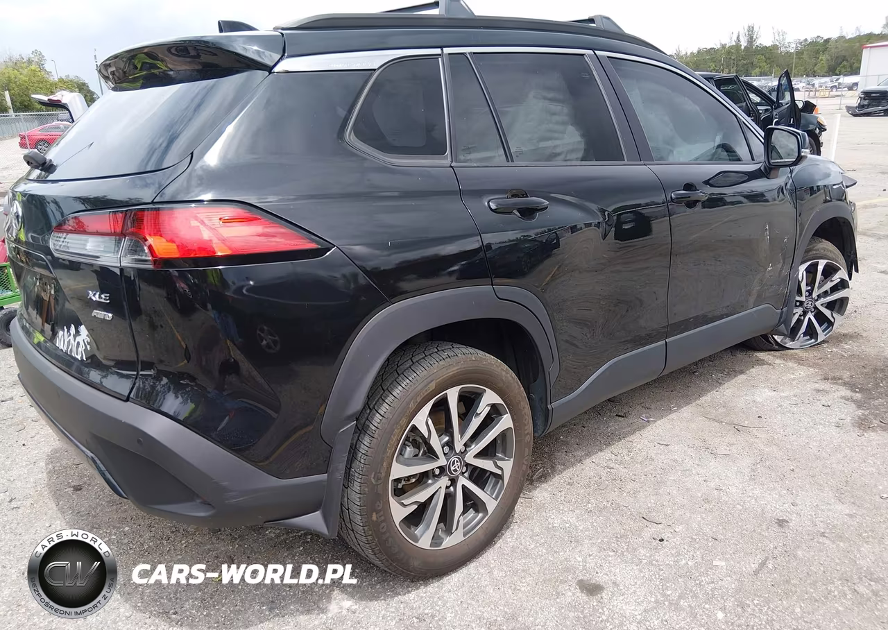 2023 Toyota Corolla Cross Xle VIN:7MUDAABG7PV054827 - 4