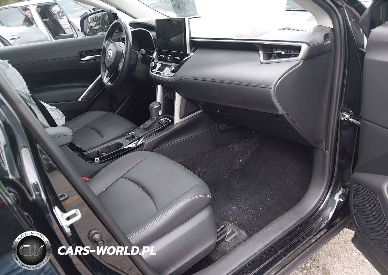 2023 Toyota Corolla Cross Xle VIN:7MUDAABG7PV054827 - 5