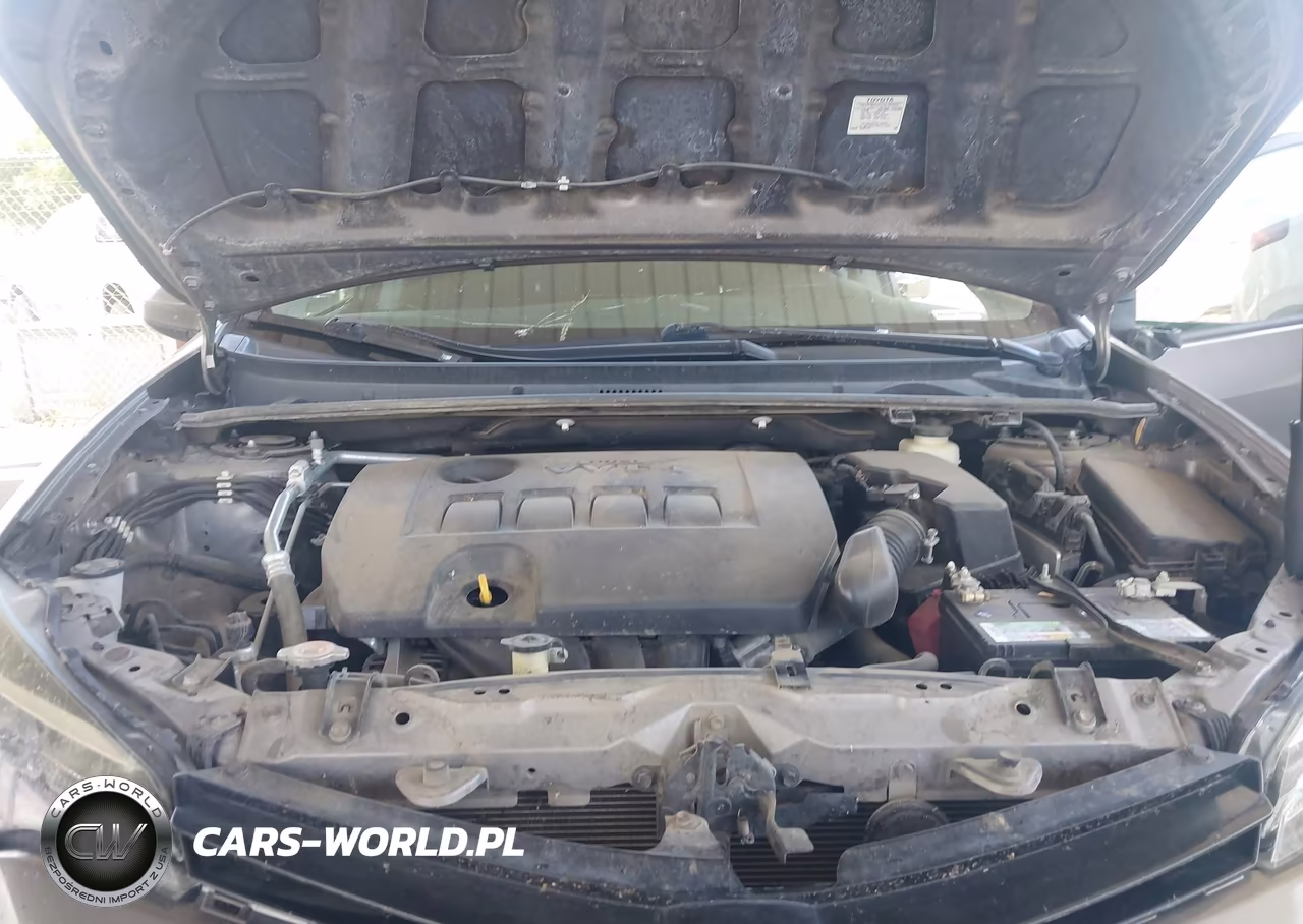 2018 Toyota Corolla Le VIN:5YFBURHE0JP755545 - 10