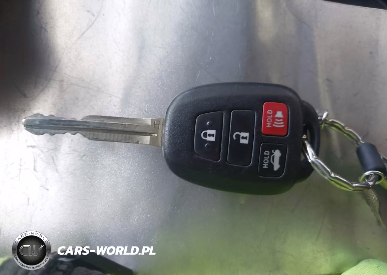2018 Toyota Corolla Le VIN:5YFBURHE0JP755545 - 11