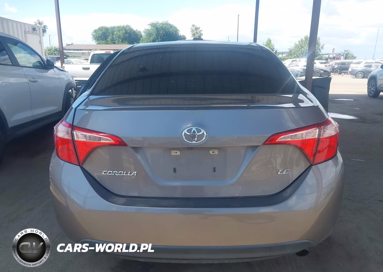 2018 Toyota Corolla Le VIN:5YFBURHE0JP755545 - 16