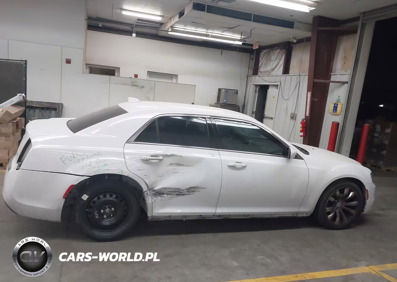2017 Chrysler 300 Limited VIN:2C3CCAAG3HH663791 - 13