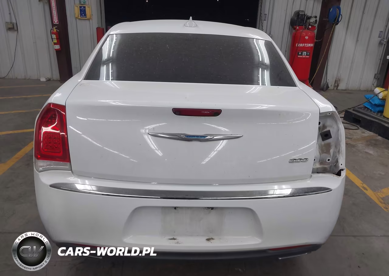 2017 Chrysler 300 Limited VIN:2C3CCAAG3HH663791 - 16